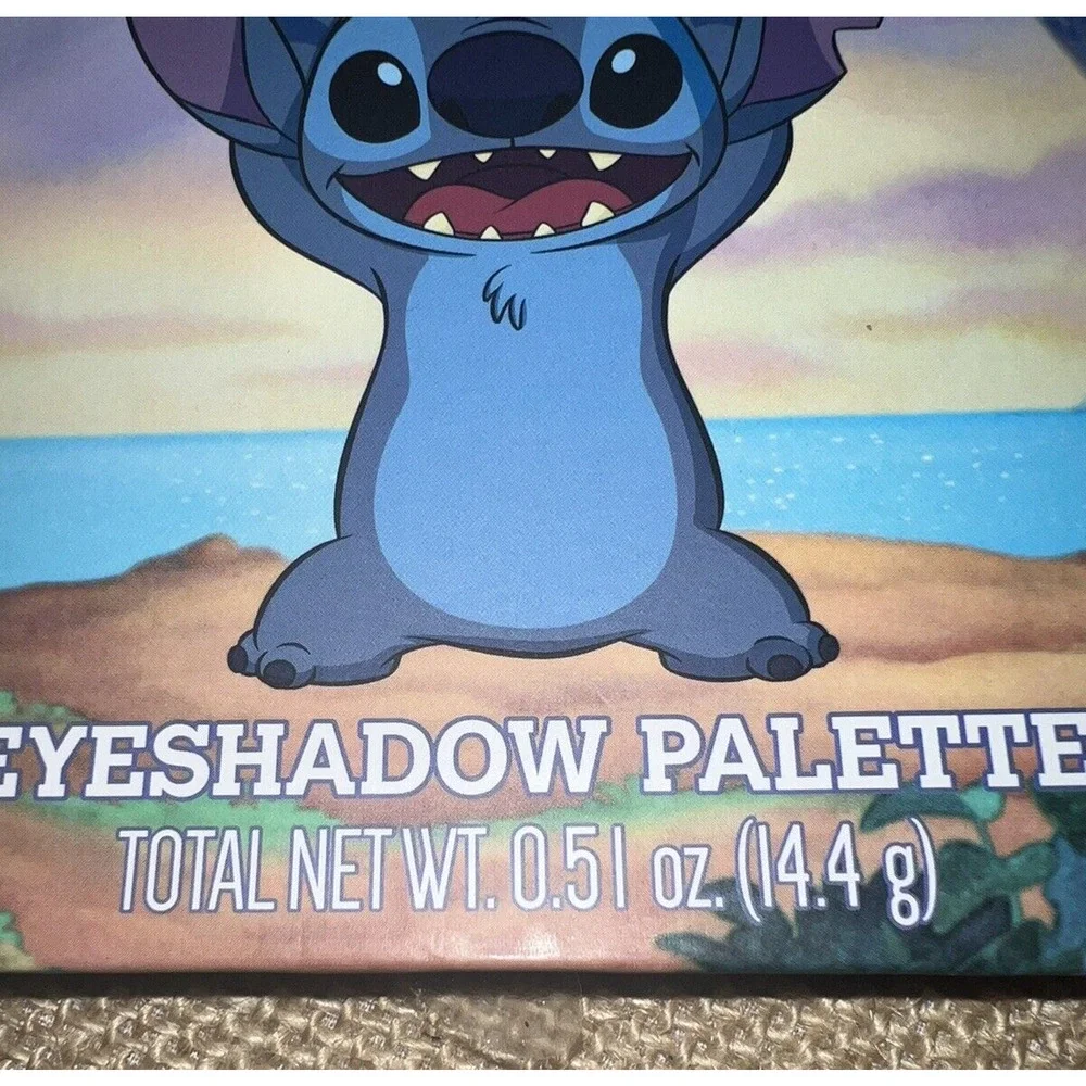 Disney's Stitch 12 Eyeshadow Palette - Lilo & Stitch